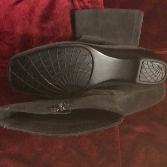 Bare Traps - Picture 6 of 9